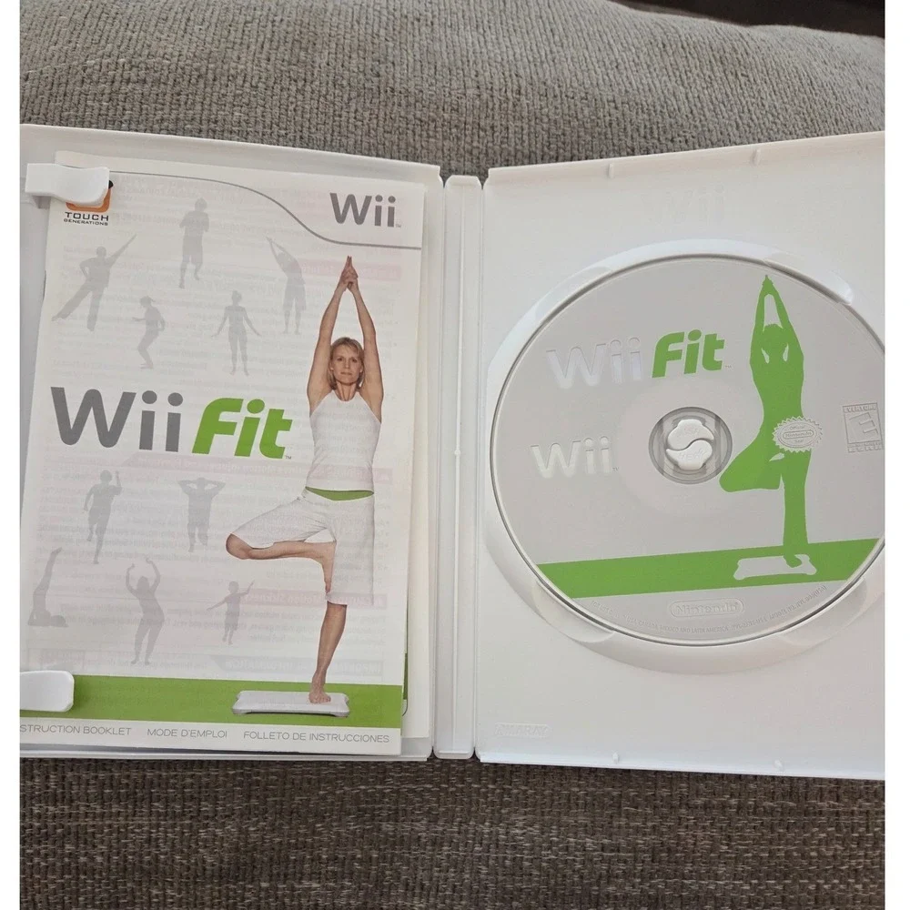 Nintendo Wii Fit Game with Manual and Case RVL-RFNE-USA 2008 Fitness Exercise